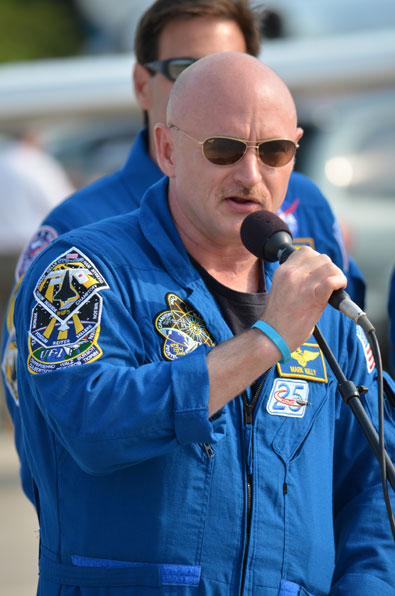 Astronauts arrive for Endeavour's final flight