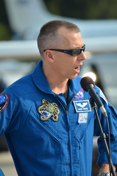 Astronauts arrive for Endeavour's final flight