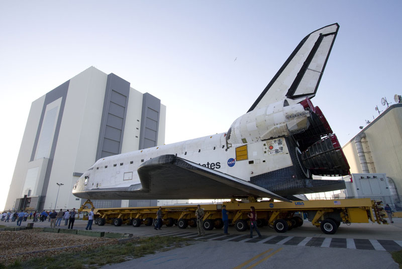 Space shuttle Endeavour's final path to the pad