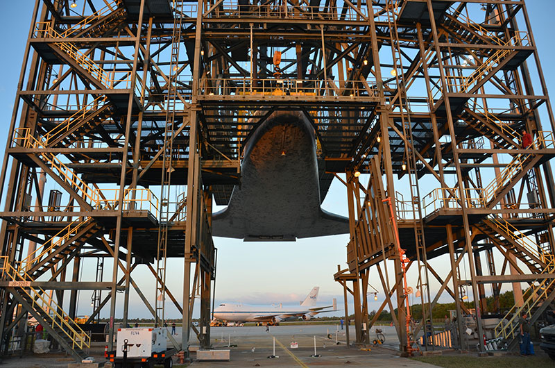 Space shuttle Discovery mated to jumbo jet for ride to Smithsonian