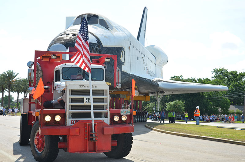 Sunday drive: Space shuttle replica's road trip to Space Center Houston